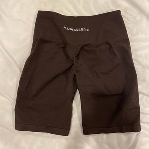 Alphalete amplify biker shorts small